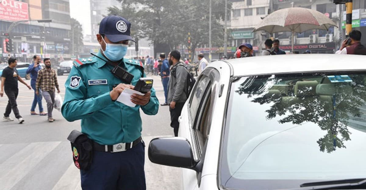 রাজধানীতে এক দিনে ২৩৪৪ ট্রাফিক মামলা