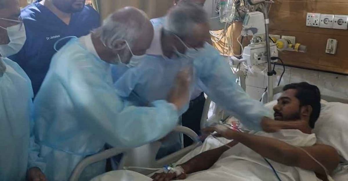 ঢামেকে আহত নুরকে দেখতে গেলেন বিএনপি নেতা ড. মঈন খান