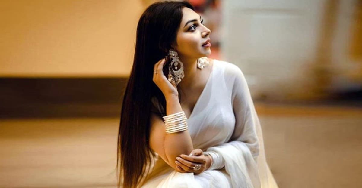 প্রথমবার বড় পর্দায় দেখা যাবে প্রভাকে