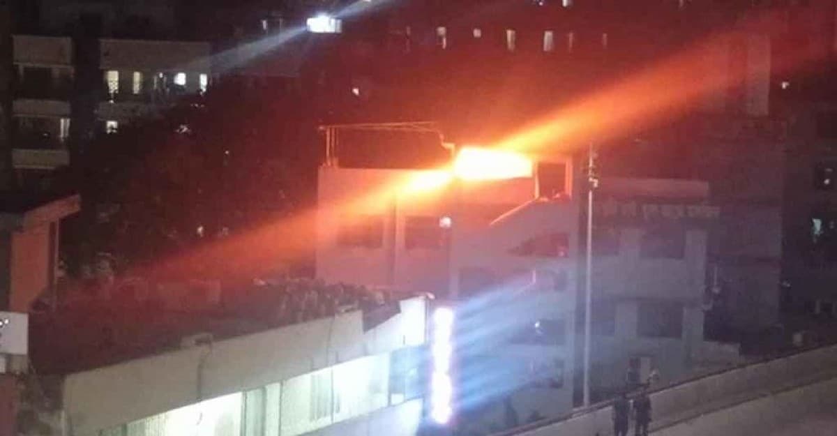 রাজধানীর সিদ্ধেশ্বরী মসজিদে আগুন