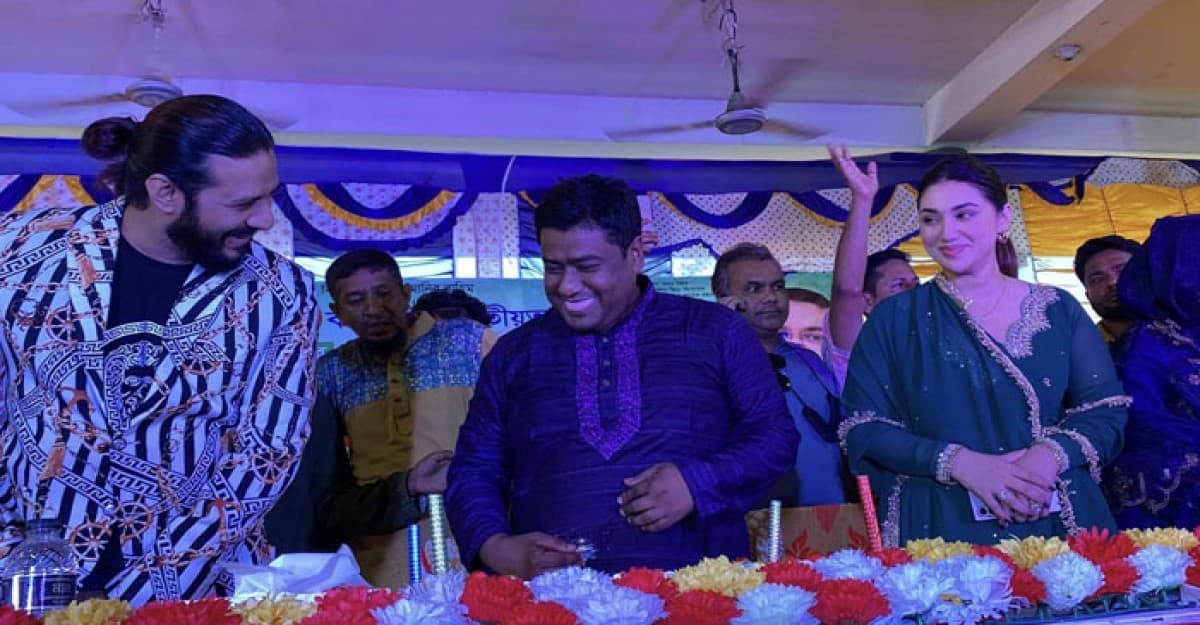 আ. লীগের এমপি হতে চাওয়া অপু বিশ্বাস এবার বিএনপির অনুষ্ঠানে