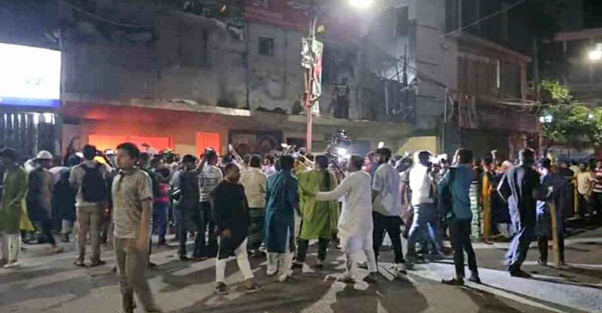 ফের জাতীয় পার্টির কার্যালয়ে ভাঙচুর ও অগ্নিসংযোগ