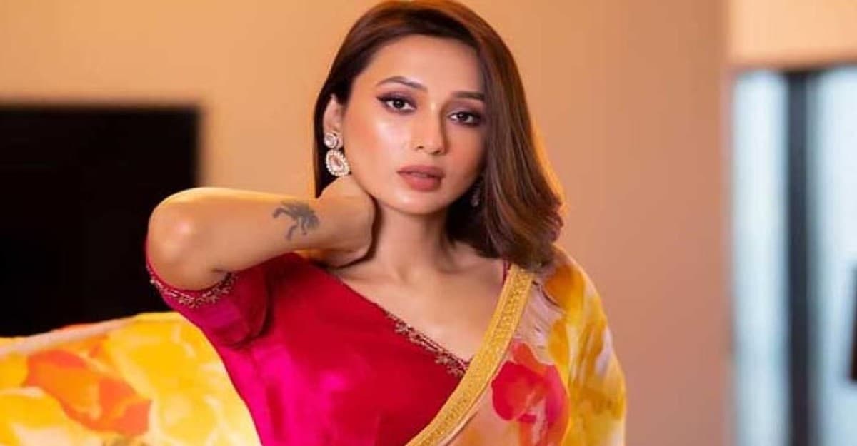 কঠিন লড়াইয়ের গল্প শোনালেন মিমি চক্রবর্তী