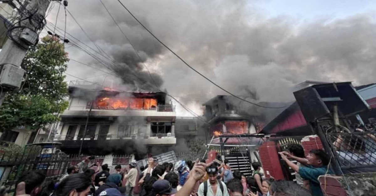 জেন-জির ২৪ ঘণ্টার আন্দোলনে নেপালে সরকারের পতন