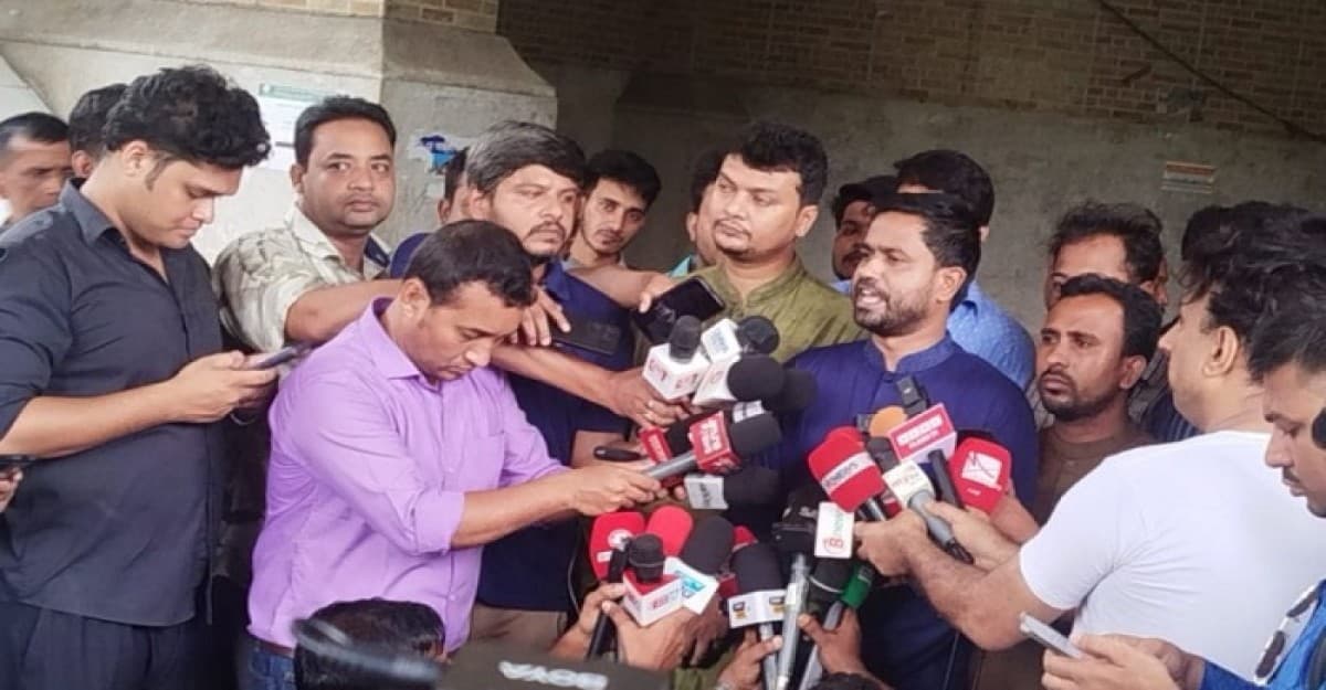 সরকার কি সেনাবাহিনীকে ভয় পাচ্ছে: হাসান আল মামুন