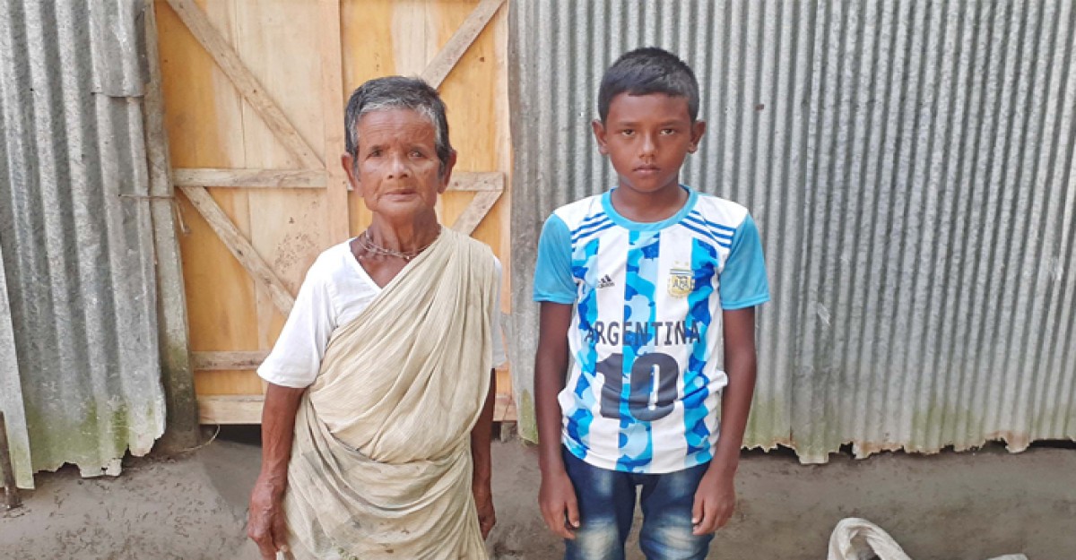 ‘মুই মরলে নাতিটার যে কি হবে বাহে’
