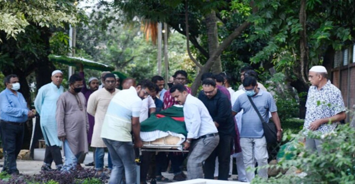 বনানীতে চিরনিদ্রায় শায়িত তোয়াব খান