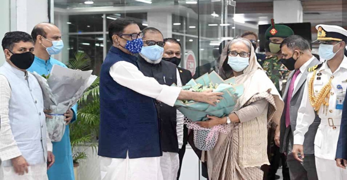 দেশে ফিরেছেন প্রধানমন্ত্রী