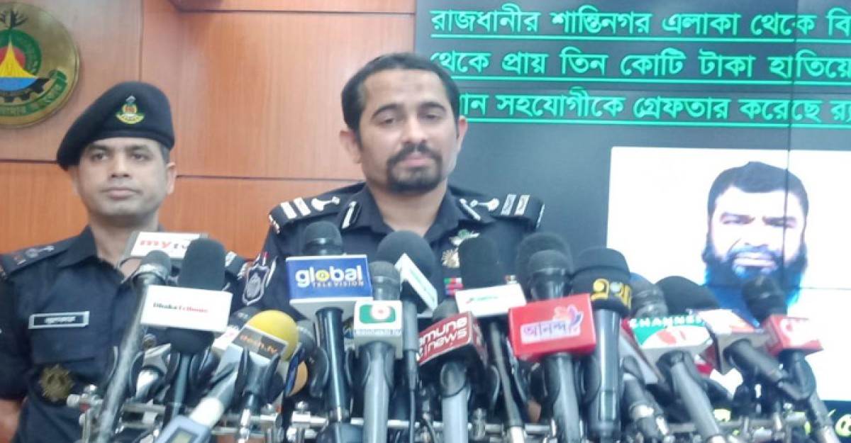 বিদেশে পাঠানোর কথা বলে অর্থ হাতিয়ে নিতো চক্রটি