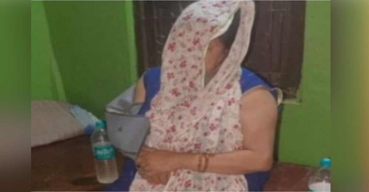 চাকরি দেওয়ার নামে প্রতারণার অভিযোগে মহিলা গ্রেফতার