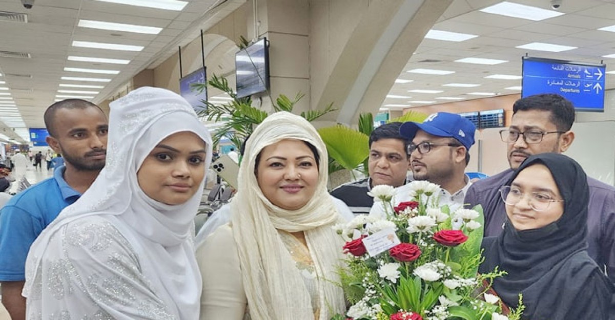 গান গাইতে সৌদি গেলেন মমতাজ