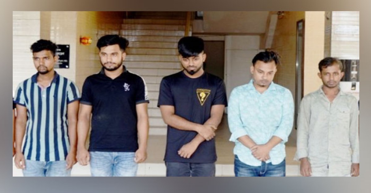 মোবাইল ছিনতাই চক্রের পাঁচ সদস্য গ্রেফতার