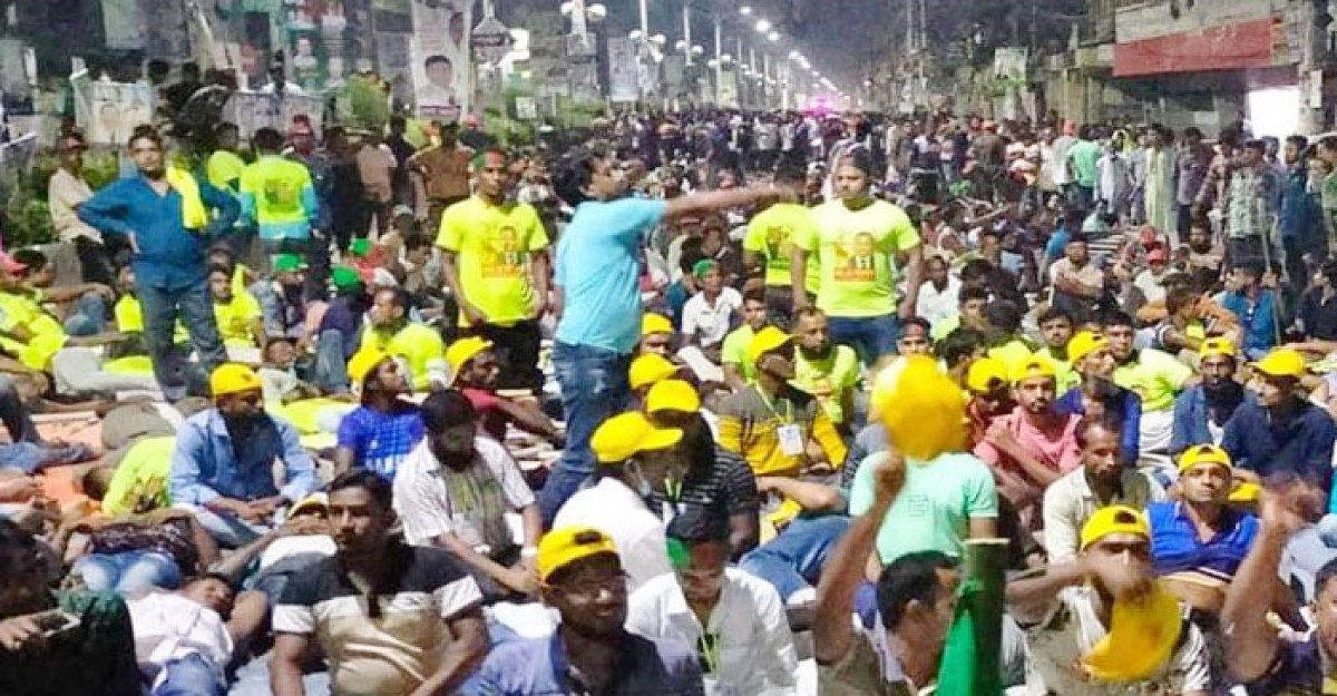 সবার দৃষ্টি এখন খুলনার দিকে!