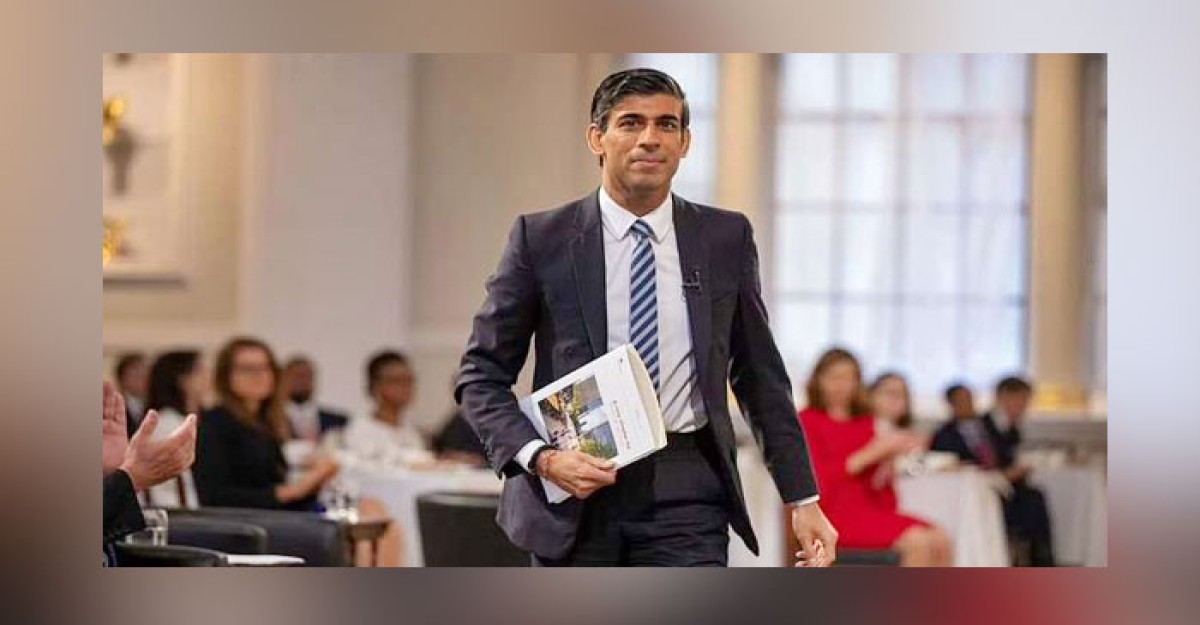 ‘ওয়েটার থেকে প্রধানমন্ত্রী সুনাক’