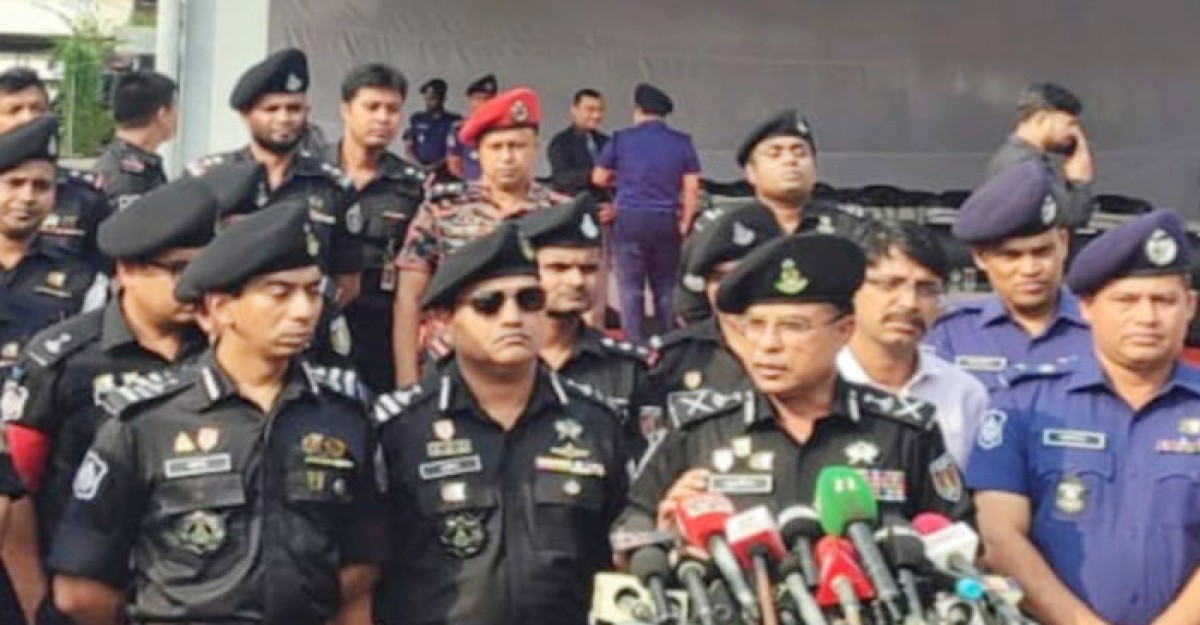 সিদ্ধিরগঞ্জে ৩৭ কোটি টাকার বিদেশী মদ ধ্বংস
