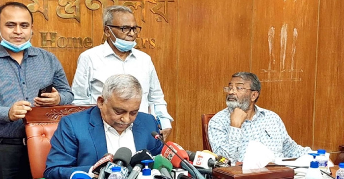 বড় প্রকল্পগুলো রাস্তা দখল করে রেখেছে: স্বরাষ্ট্রমন্ত্রী