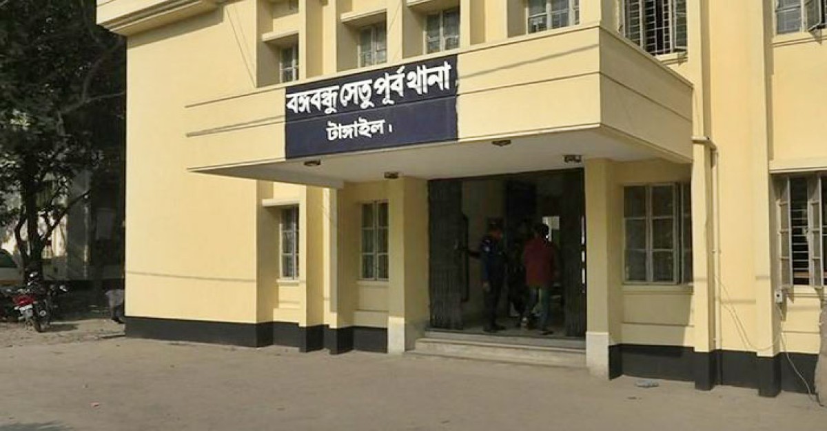 সড়কে ঝরল ২ তাজা প্রাণ