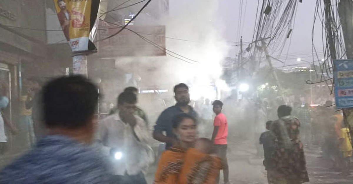 বাংলামোটরে ভবনে আগুন
