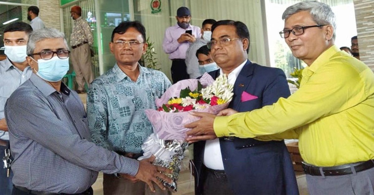 ইসিতে যোগ দিলেন জাহাঙ্গীর আলম