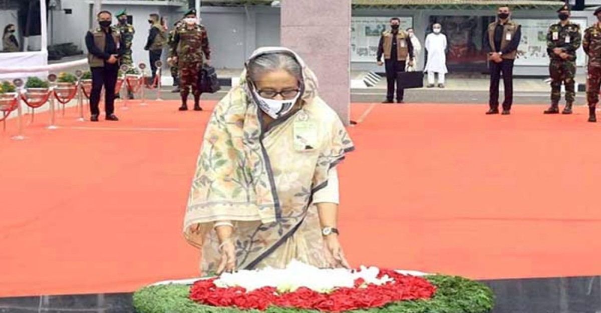 জেলহত্যা দিবস: বঙ্গবন্ধুর প্রতিকৃতিতে প্রধানমন্ত্রীর শ্রদ্ধা