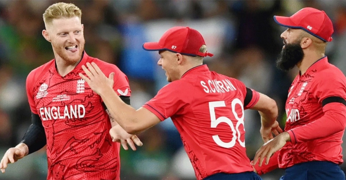 পাকিস্তানকে কাদিয়ে শিরোপা ঘরে তুলল ইংল্যান্ড