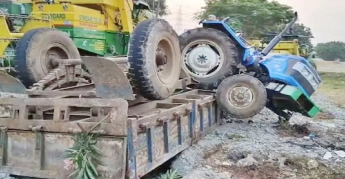 ট্রাক্টর-লরির মুখোমুখি সংঘর্ষ: নিহত ৫
