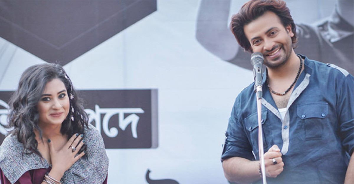 বুবলীকে ডায়মন্ডের নাকফুল উপহার দিল শাকিব