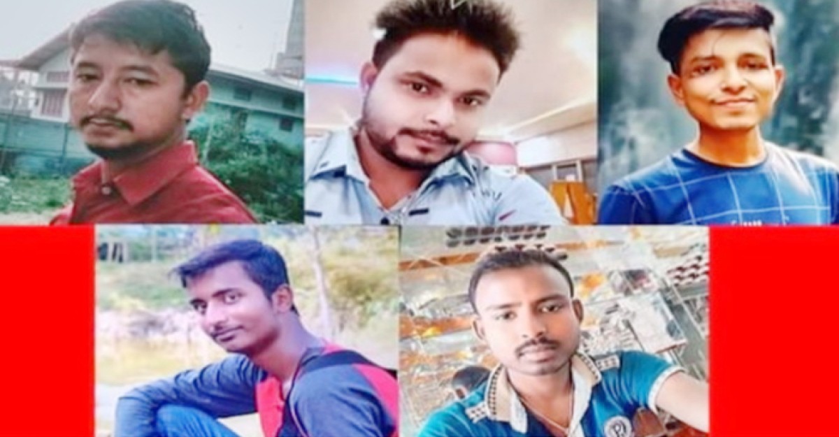 সড়ক দুর্ঘটনায় বিয়ে বাড়ি ফেরত ৫ যুবকের মৃত্যু
