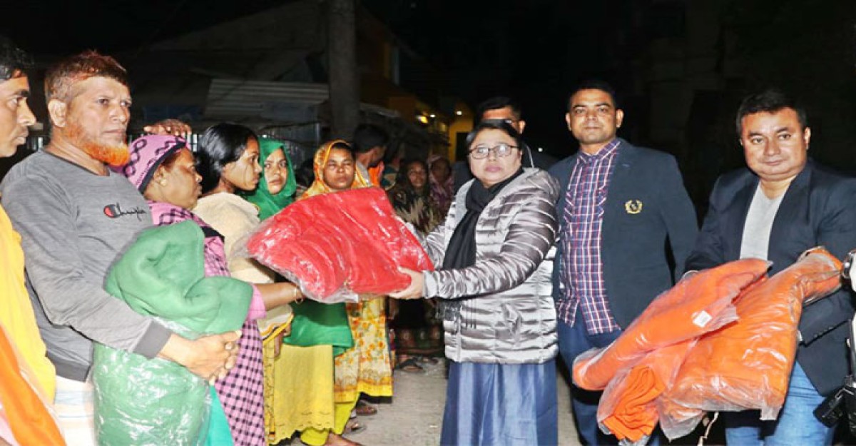 গোপালগঞ্জে পুলিশ সুপারের শীতবস্ত্র বিতরণ