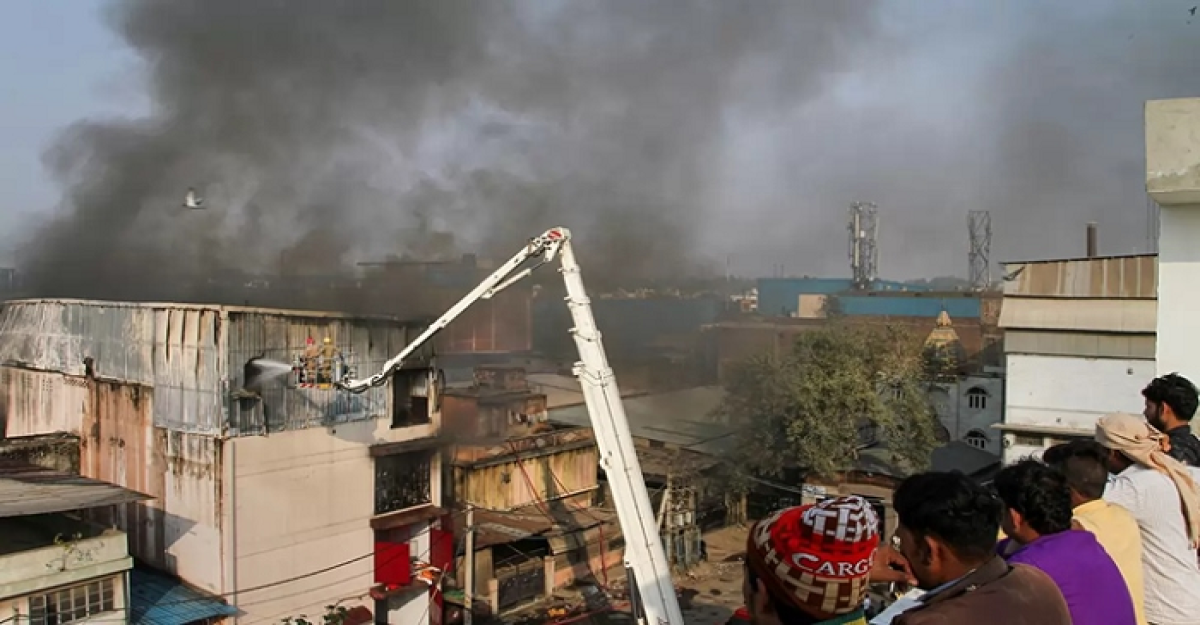 ভারতে বিস্ফোরণে উড়ে গেল তৃণমূল নেতার বাড়ি, নিহত ৩