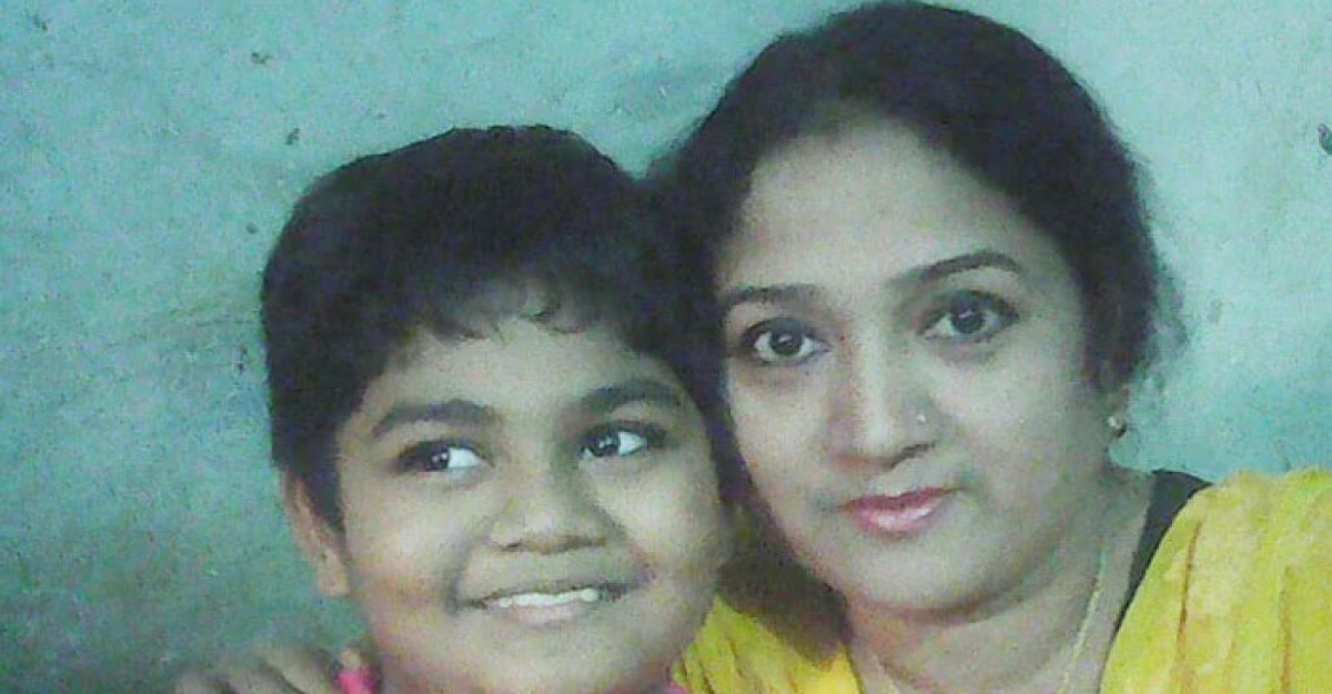মায়ের মৃত্যুতে বাকরুদ্ধ রুবিনার ছেলে