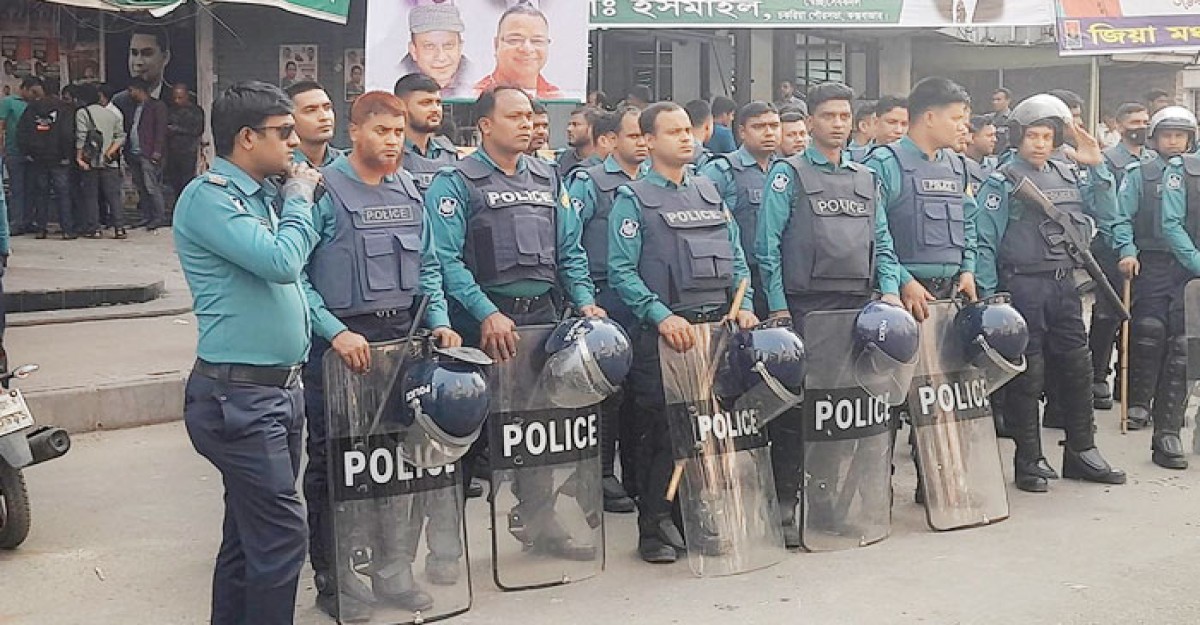 বিএনপির গণসমাবেশকে কেন্দ্র করে সতর্ক অবস্থানে পুলিশ