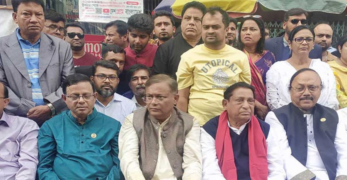 নেত্রীর নির্দেশ পাহারা দিচ্ছি: তথ্যমন্ত্রী