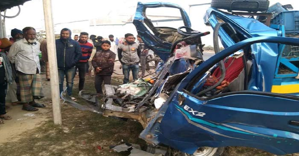 বাস-পিকআপ ভ্যানের মুখোমুখি সংঘর্ষে প্রাণ গেল ৩ জনের