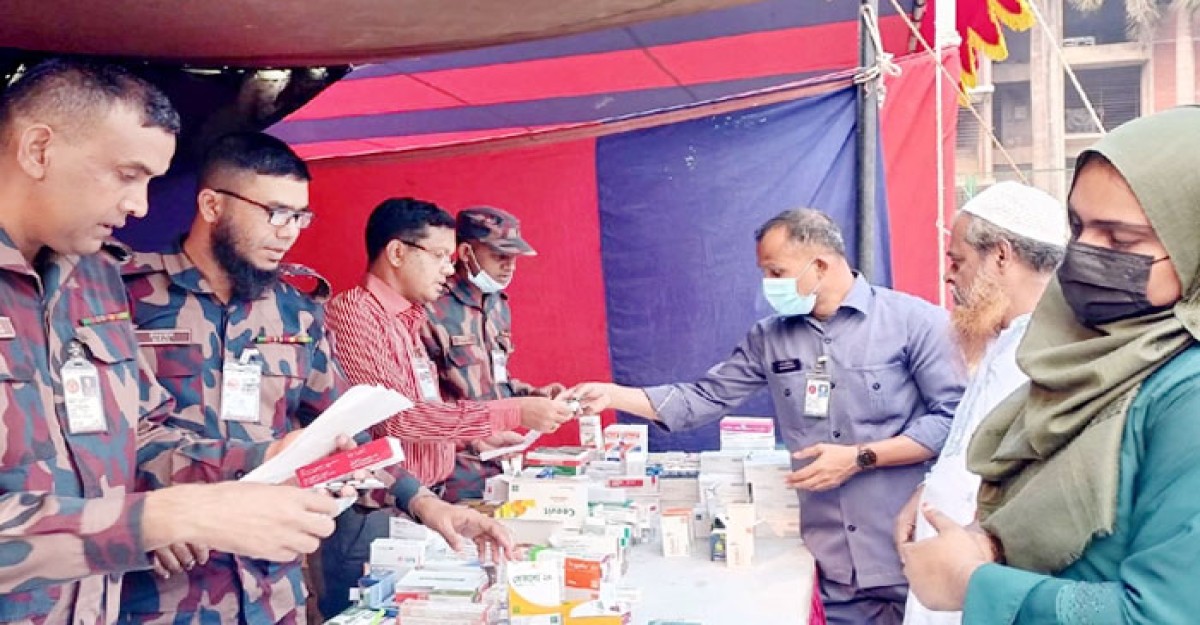 বিজয় দিবসে বিজিবির শীতবস্ত্র বিতরণ