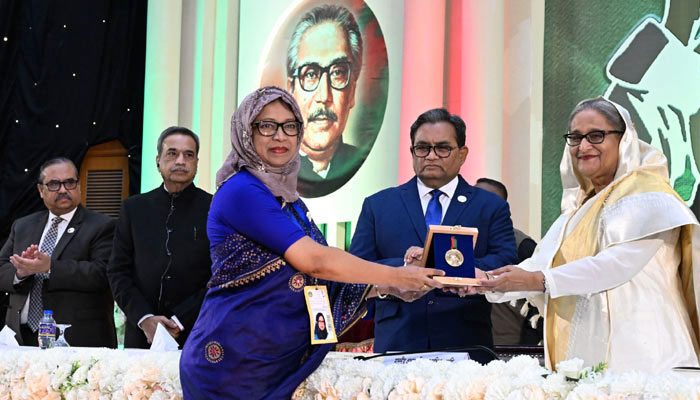 ৫ বিচারক পেলেন ‘প্রধান বিচারপতি পদক’