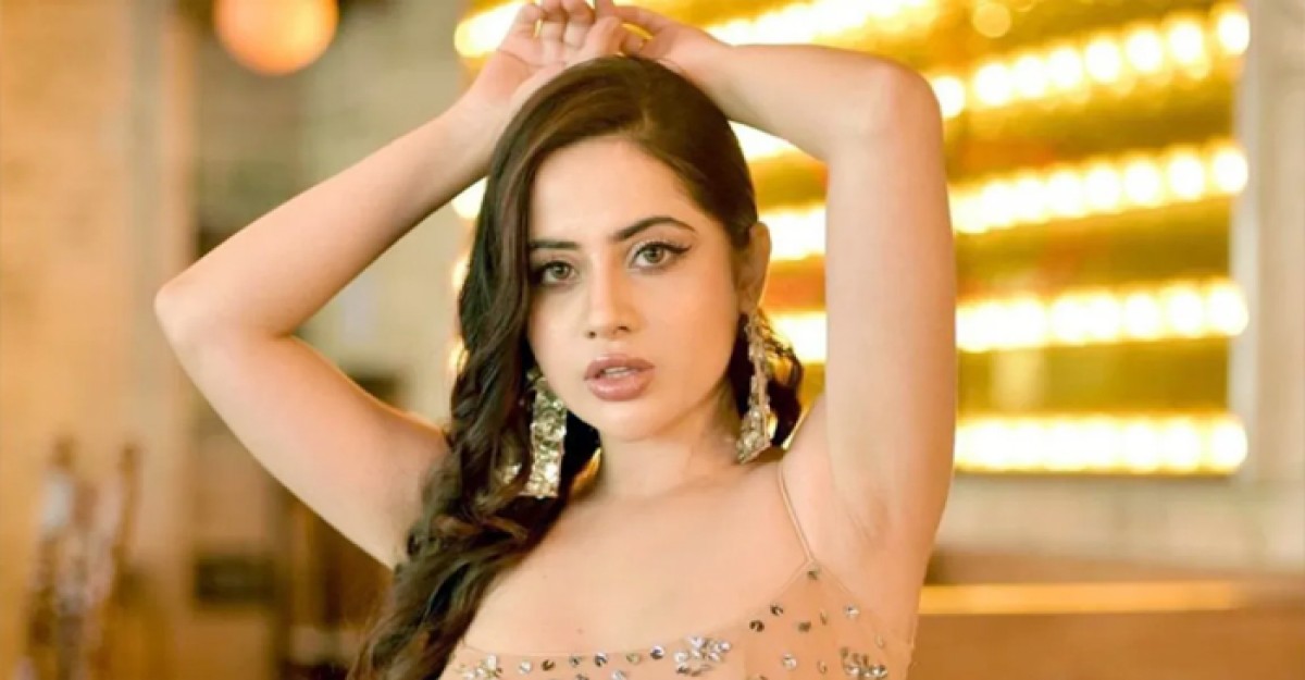কথা বলতে পারছেন না অভিনেত্রী উরফি