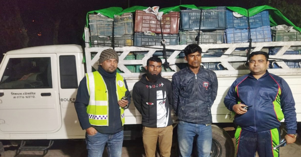 ফেনসডিল পাচারকালে মিনি ট্র্যাকসহ দুই মাদক ব্যাবসায়ী গ্রেফতার