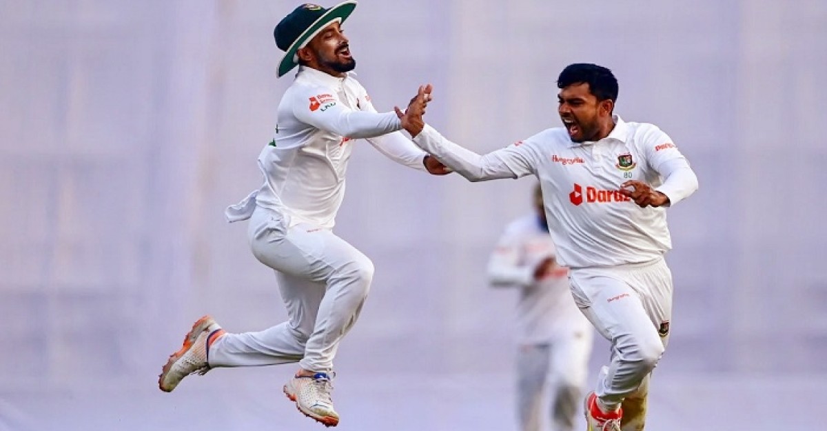 মিরাজের জোড়া আঘাত, জয়ের সুবাস পাচ্ছে বাংলাদেশ
