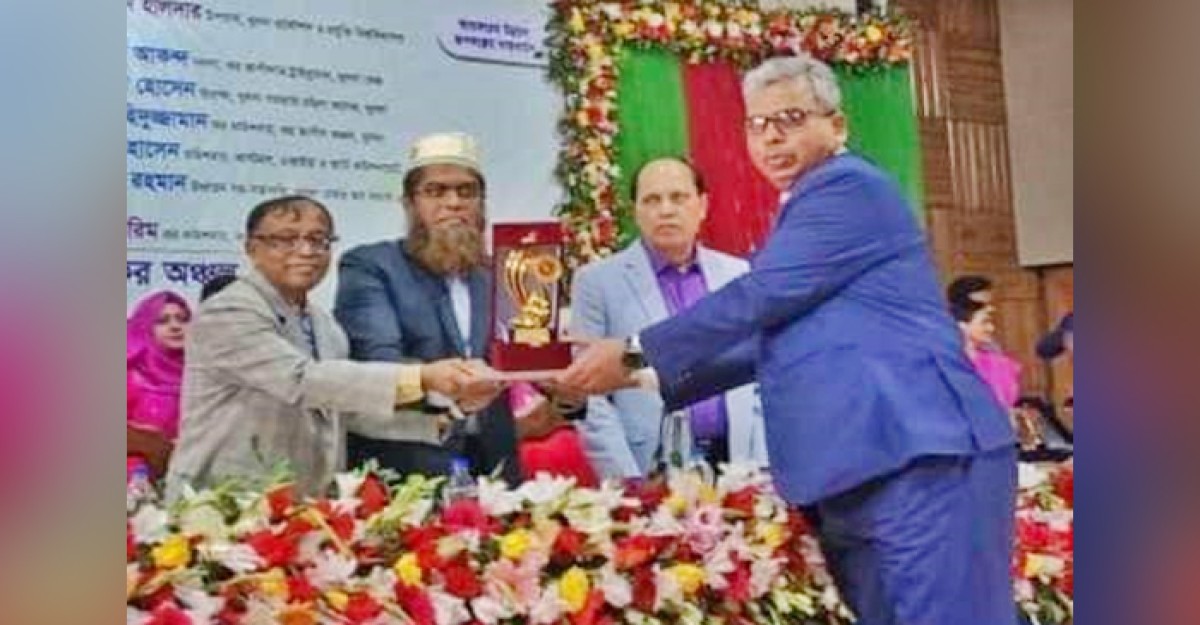 ঝিনাইদহ জেলার সেরা করদাতা মেয়র কাইয়ুম শাহরিয়ার জাহেদী হিজল