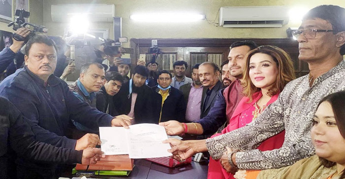 আ. লীগের দলীয় মনোনয়ন ফরম কিনলেন মাহি