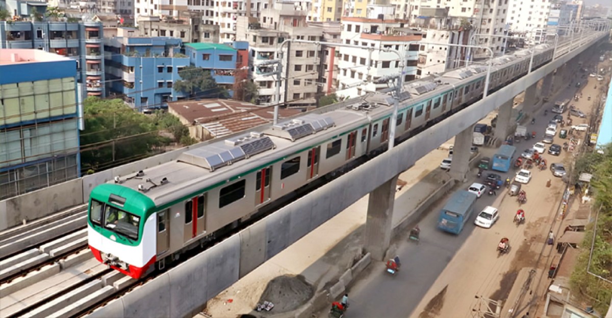 প্রথম দিন মেট্রোরেলে ৩ হাজার ৮৫৭ যাত্রী