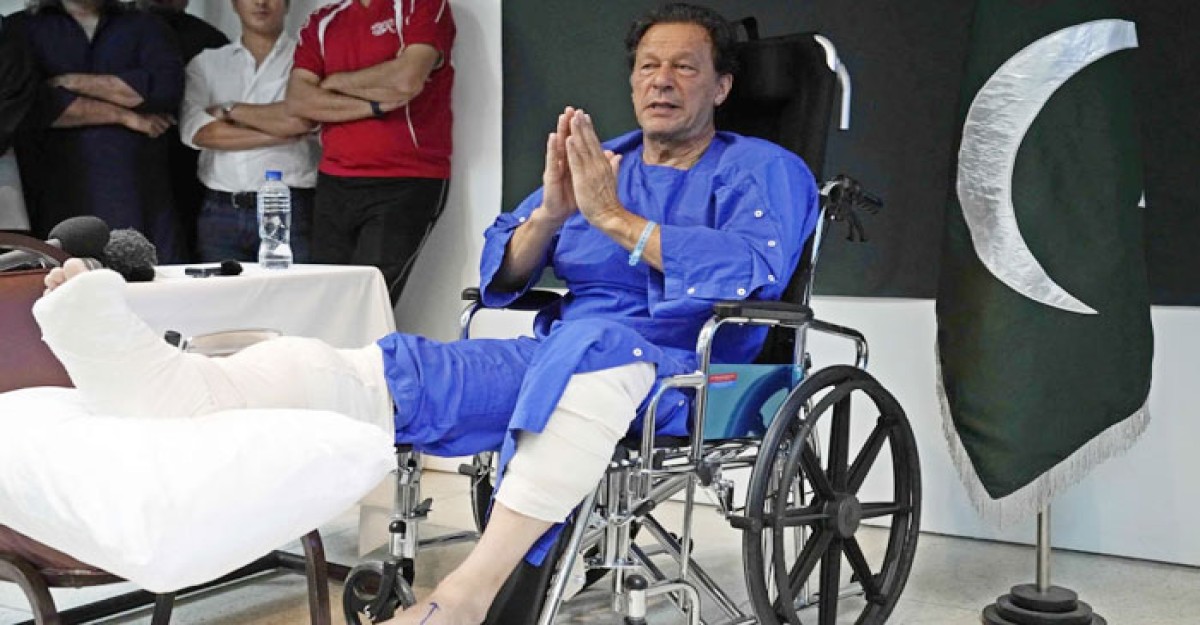 ‘৪টি জায়গা থেকে ইমরান খানের ওপর গুলিবর্ষণ’