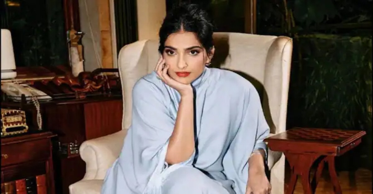 ৩১.৪৮ কোটি রুপিতে ফ্ল্যাট বেচে দিলেন সোনম