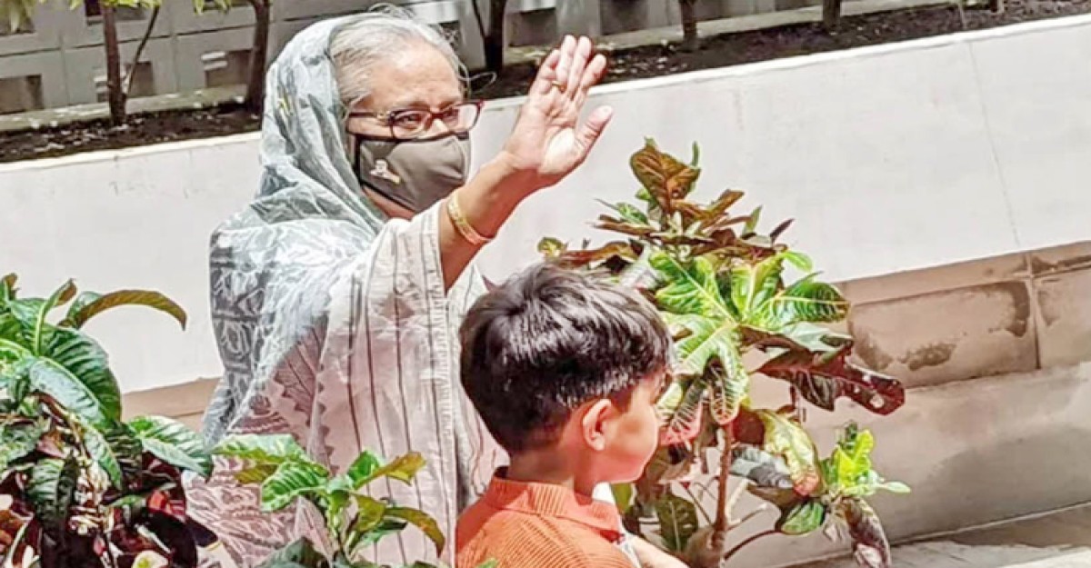 প্রধানমন্ত্রী শেখ হাসিনা খুলনায় পৌঁছেছেন