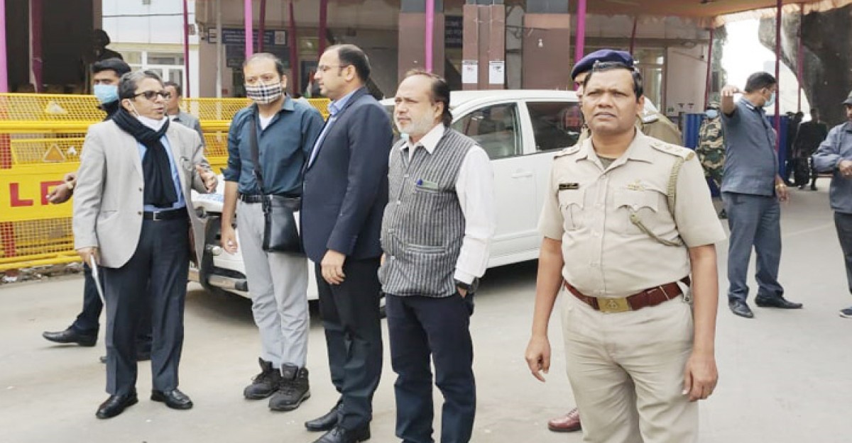পশ্চিমবঙ্গের মুখ্যন্ত্রীর উপদেষ্টা আলাপন বঙ্গোপাধ্যায় যশোরে