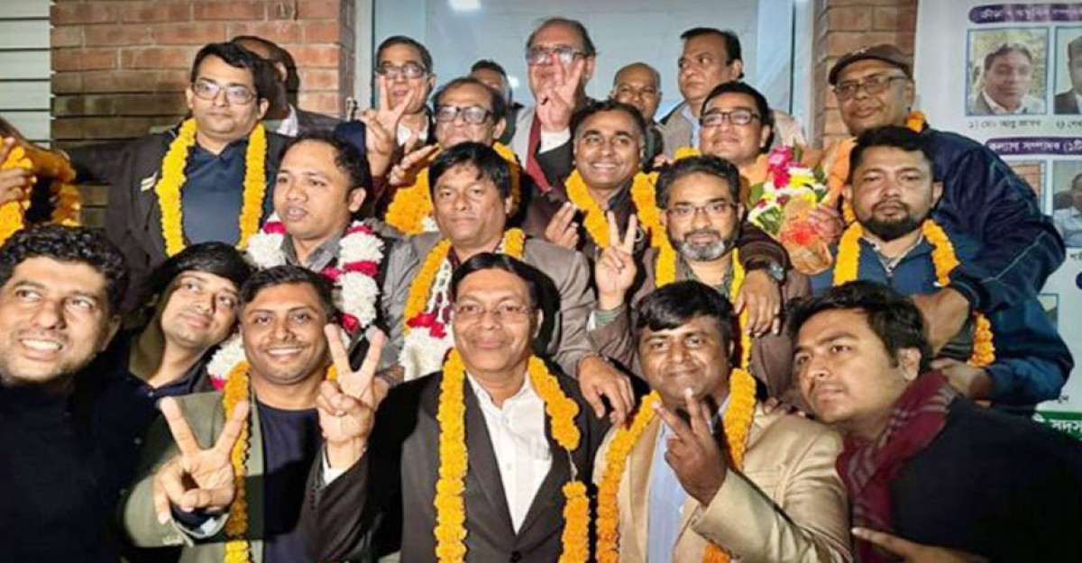 ক্র্যাবের নেতৃত্বে তমাল-মামুন