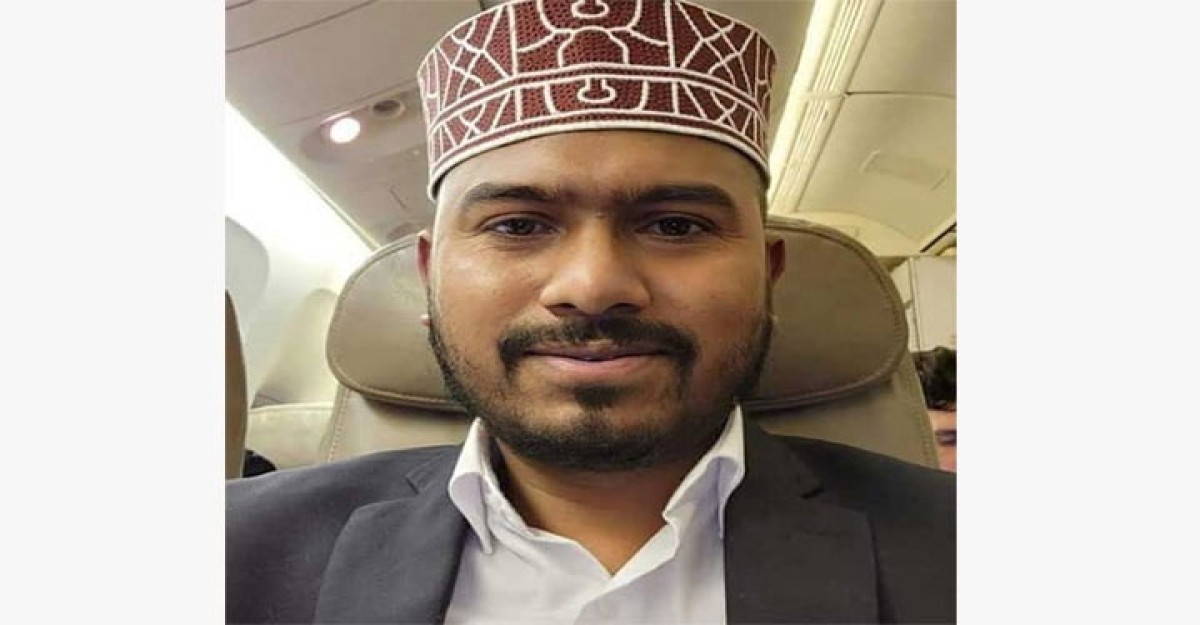 ওমরাহ শেষে দেশে ফিরলেন ভিপি নুর