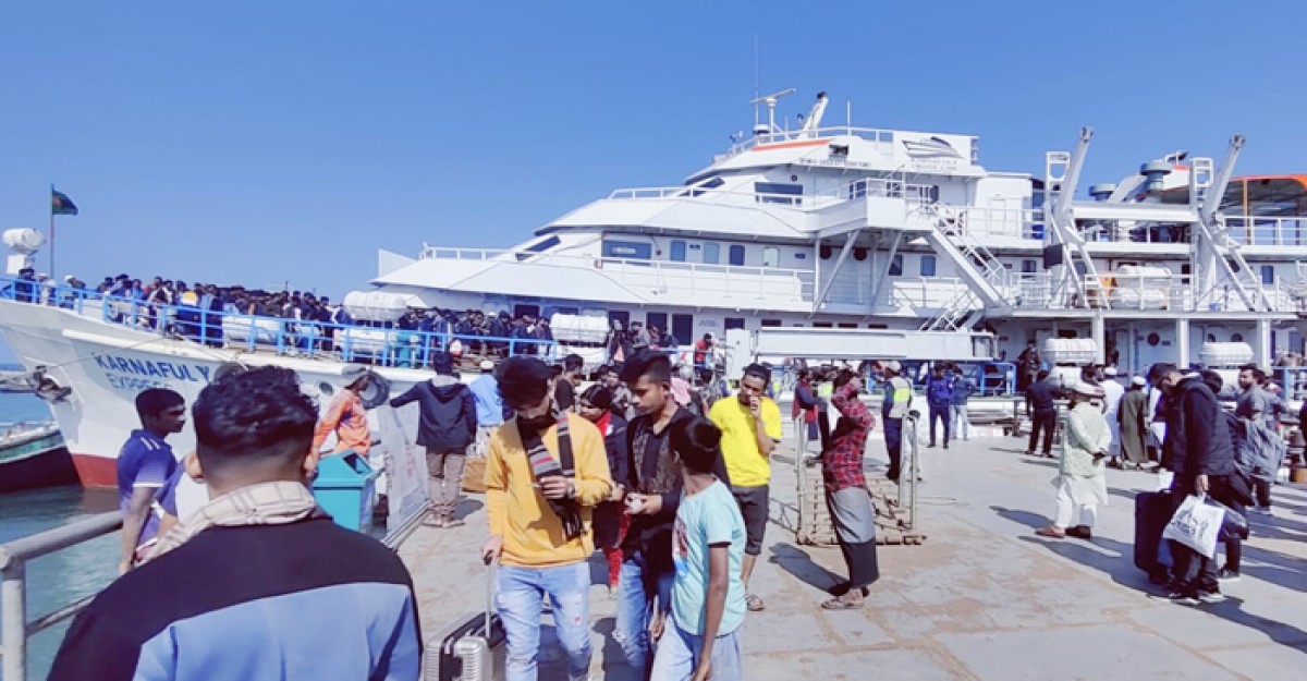 টেকনাফ-সেন্ট মার্টিনে পর্যটকবাহী জাহাজ চলাচল শুরু