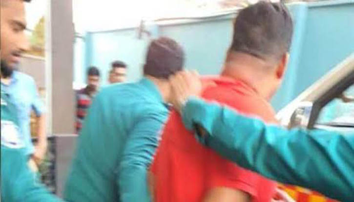 গুলশানে গ্লোরিয়া জিন্স ক্যাফের সামনে গুলি, একজন গুলিবিদ্ধ